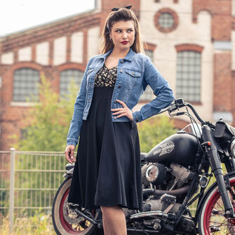 Klänningar / Upptäck mer!