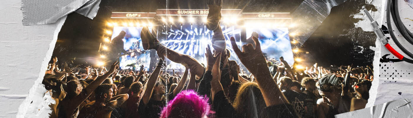 Louder Than Hell – Nu börjar din festivalsommar! / Kasta dig in i &aring;rets mest h&ouml;gljudda festivalsommar! K&auml;nn trycket, njut av musiken och visa vad du brinner f&ouml;r med exklusiva band-t-shirtar, cool festivalgear och kl&auml;der som klarar varje moshpit galant! Det &auml;r verkligen dags: Scream it, wear it, live it! Den h&auml;r sommaren &auml;r inte f&ouml;r veklingar. Vi skruvar upp volymen med allt fr&aring;n brutala bandtishor till festivalutrustning som &auml;r byggd f&ouml;r kaos &ndash; s&aring; vad v&auml;ntar du p&aring;!? Skruva upp volymen du med, ta &ouml;ver natten och kasta dig in i moshpiten som om du menar det. / Upptäck mer!